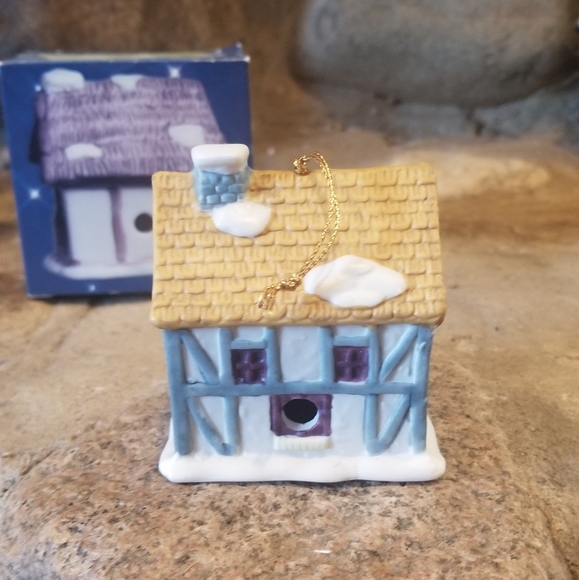 Reader's Digest the Baker Ornament Bell - Picture 2 of 6